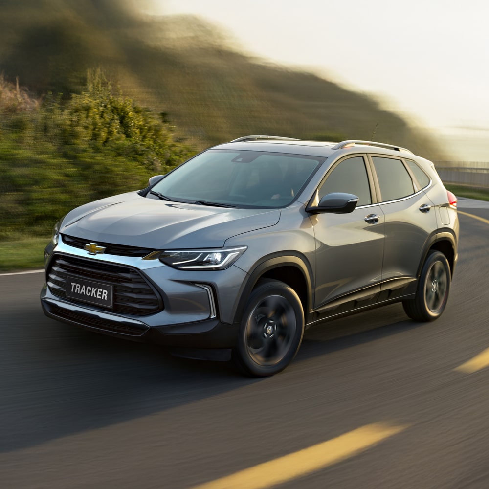 Chevrolet Tracker circulando en ruta.