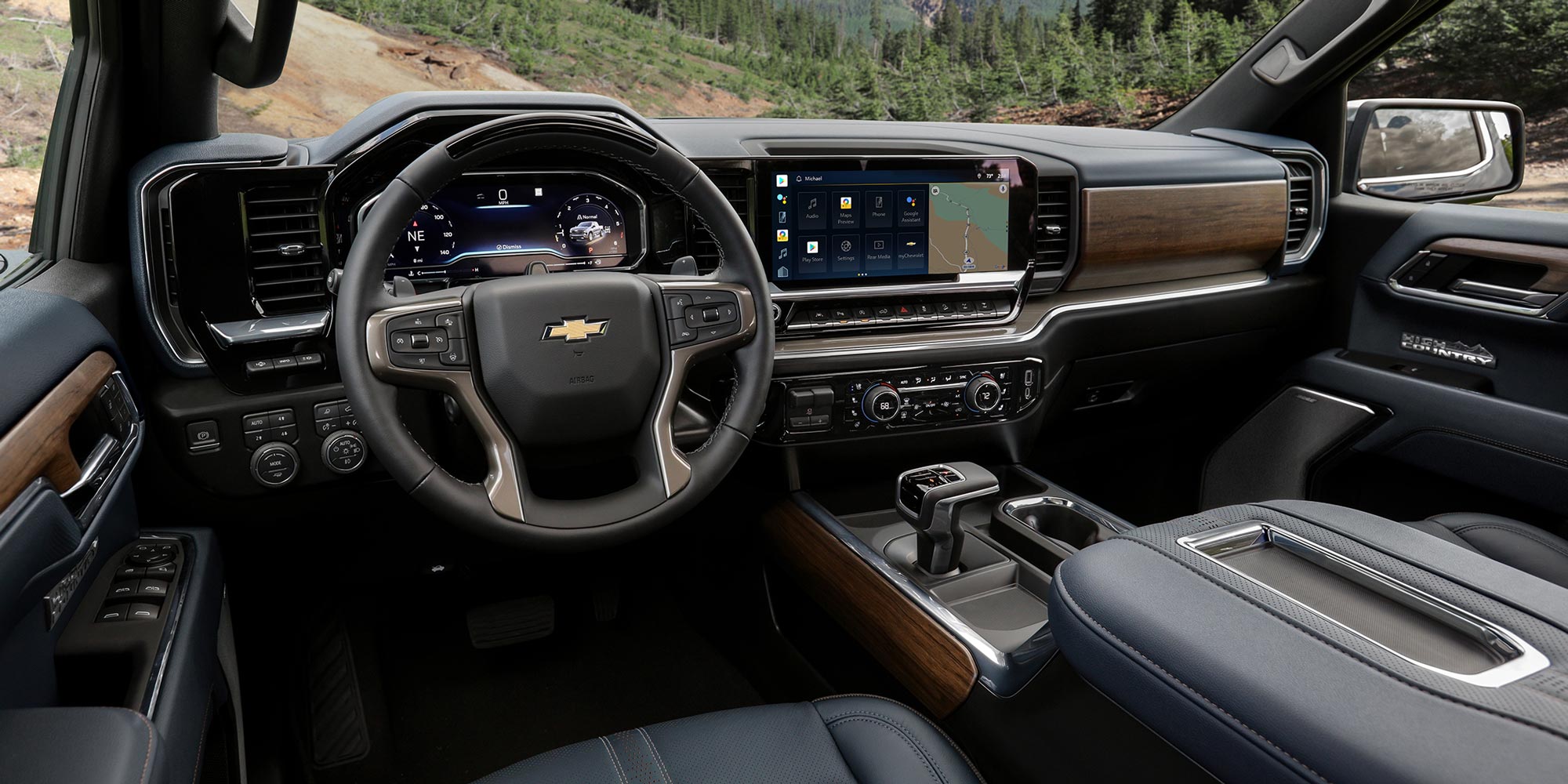 Vista completa del tablero de la Chevrolet Silverado.