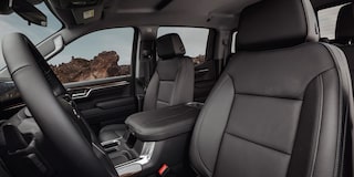  Asientos delanteros de la Chervrolet Silverado.