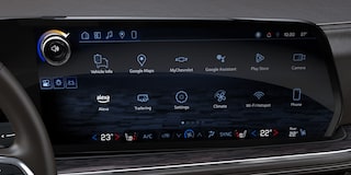 Vista en detalle del panel digital de la Chevrolet Suburban Z71.