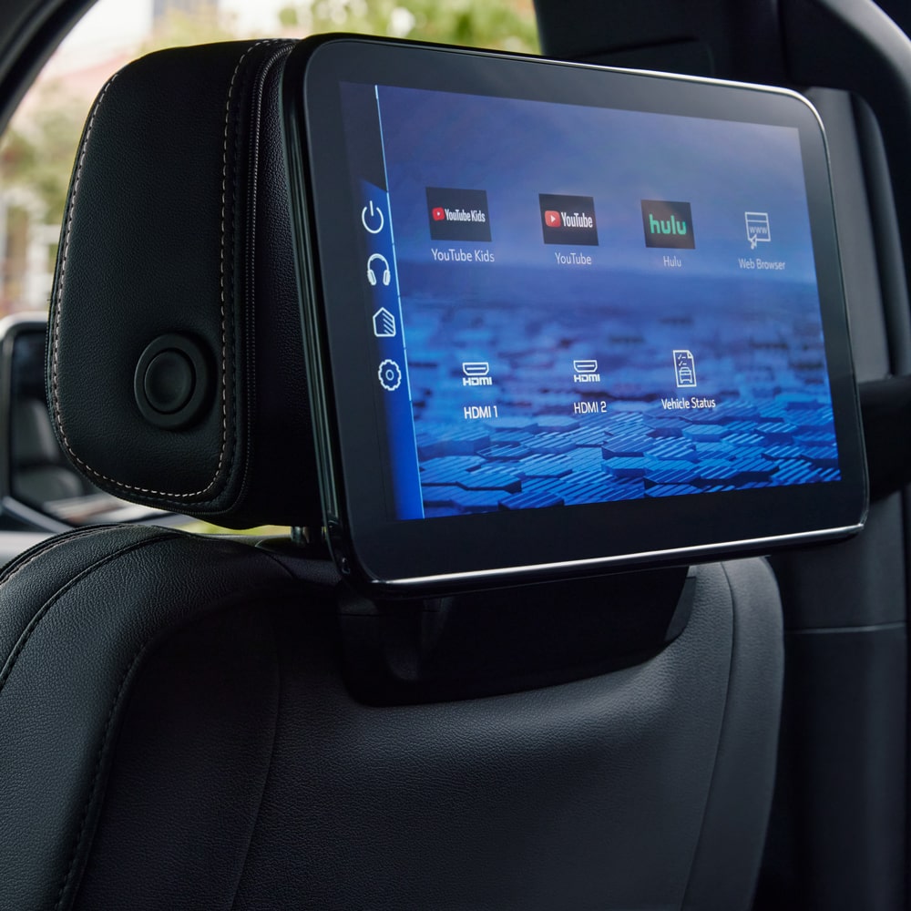 Pantalla táctil Full HD en el asiento trasero de la Chevrolet Suburban Z71.