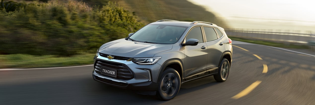 Chevrolet Tracker sobre carretera.