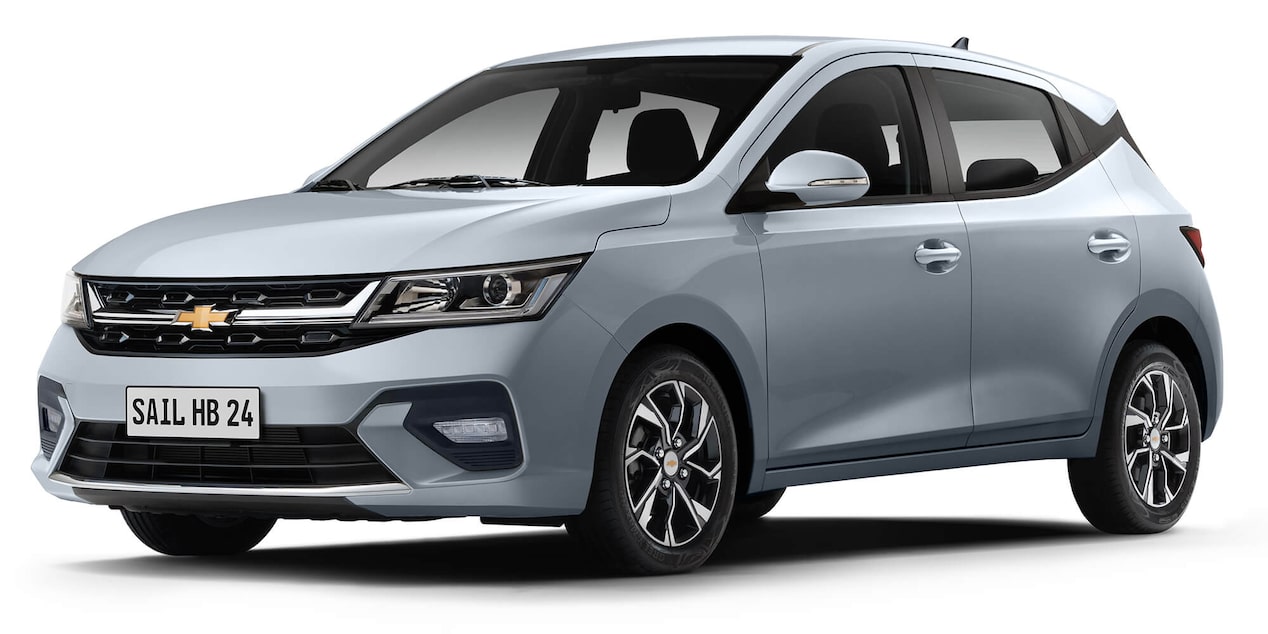 Chevrolet Sail Hatchback en color plata metálico