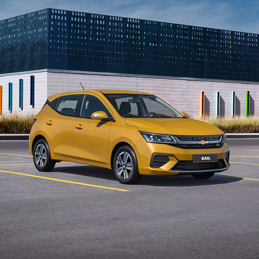Chevrolet Sail hatchback amarillo