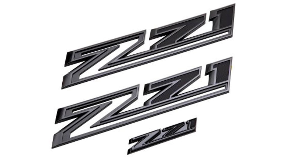 Personalice su Silverado con el emblema de Z71 en color negro.