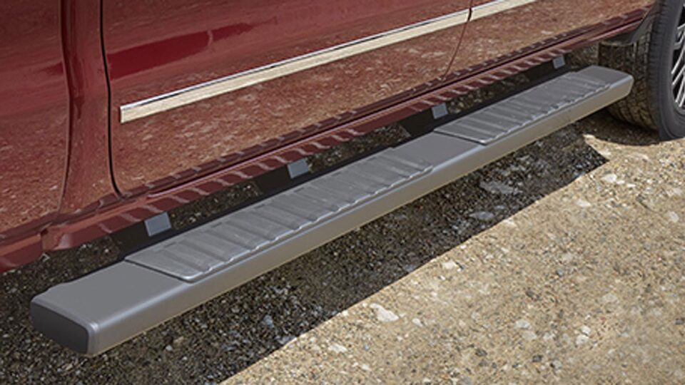 Agrega pisaderas negras para trabajo a tu camioneta Chevrolet Silverado