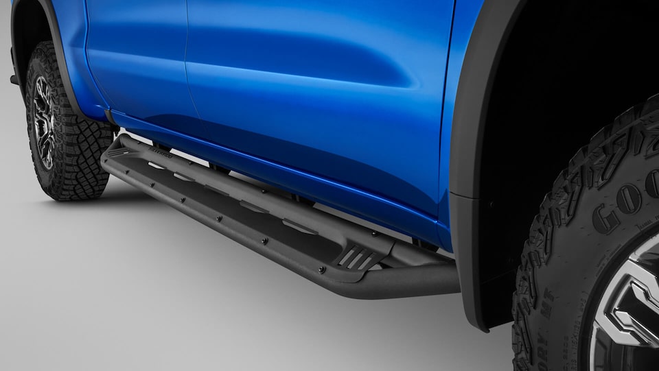Agrega pisaderas negras premium a tu camioneta Chevrolet Silverado
