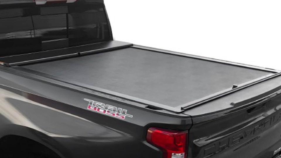 La tapa plegable Ultraflex brinda el máximo control a tu camioneta Chevrolet Silverado