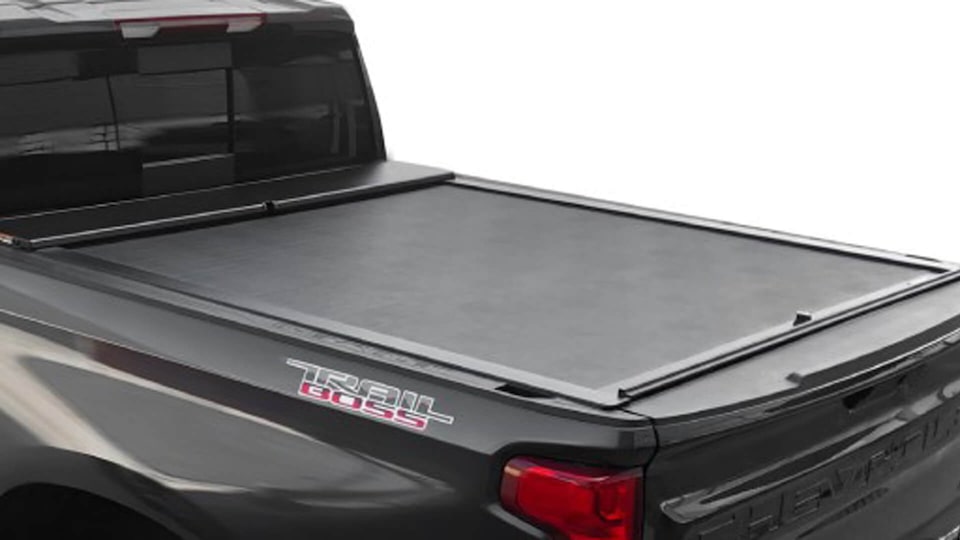 La tapa plegable Ultraflex brinda el máximo control a tu camioneta Chevrolet Silverado