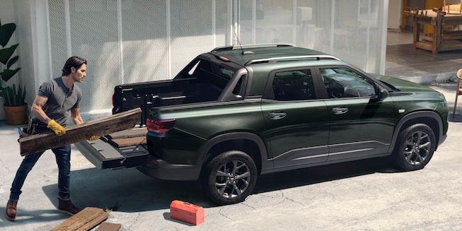 Vista de posterior de la nueva pickup  Chevrolet Montana Premier