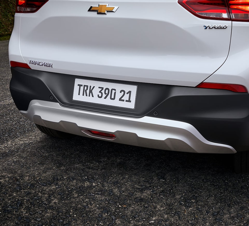 Chevrolet Tracker Accesorios - Parachoques Trasero con tu Camioneta SUV