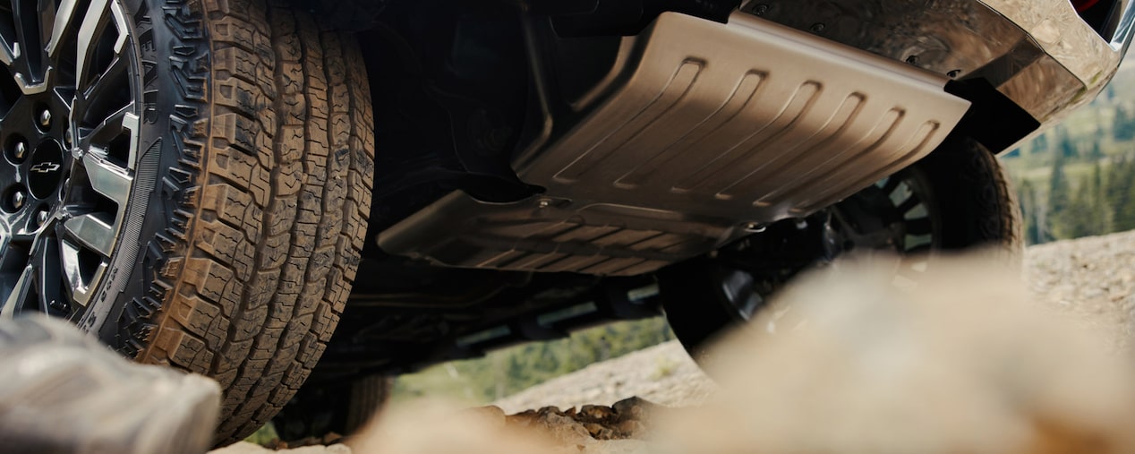 Protección inferior y suspensión robusta de la Chevrolet Suburban para terrenos off-road