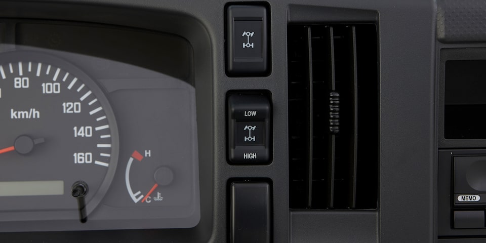 Chevrolet - NPS 816 4x4 - Tecnología