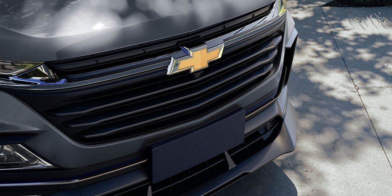 Vista de frente de la Chevrolet Captiva XL estacionada.