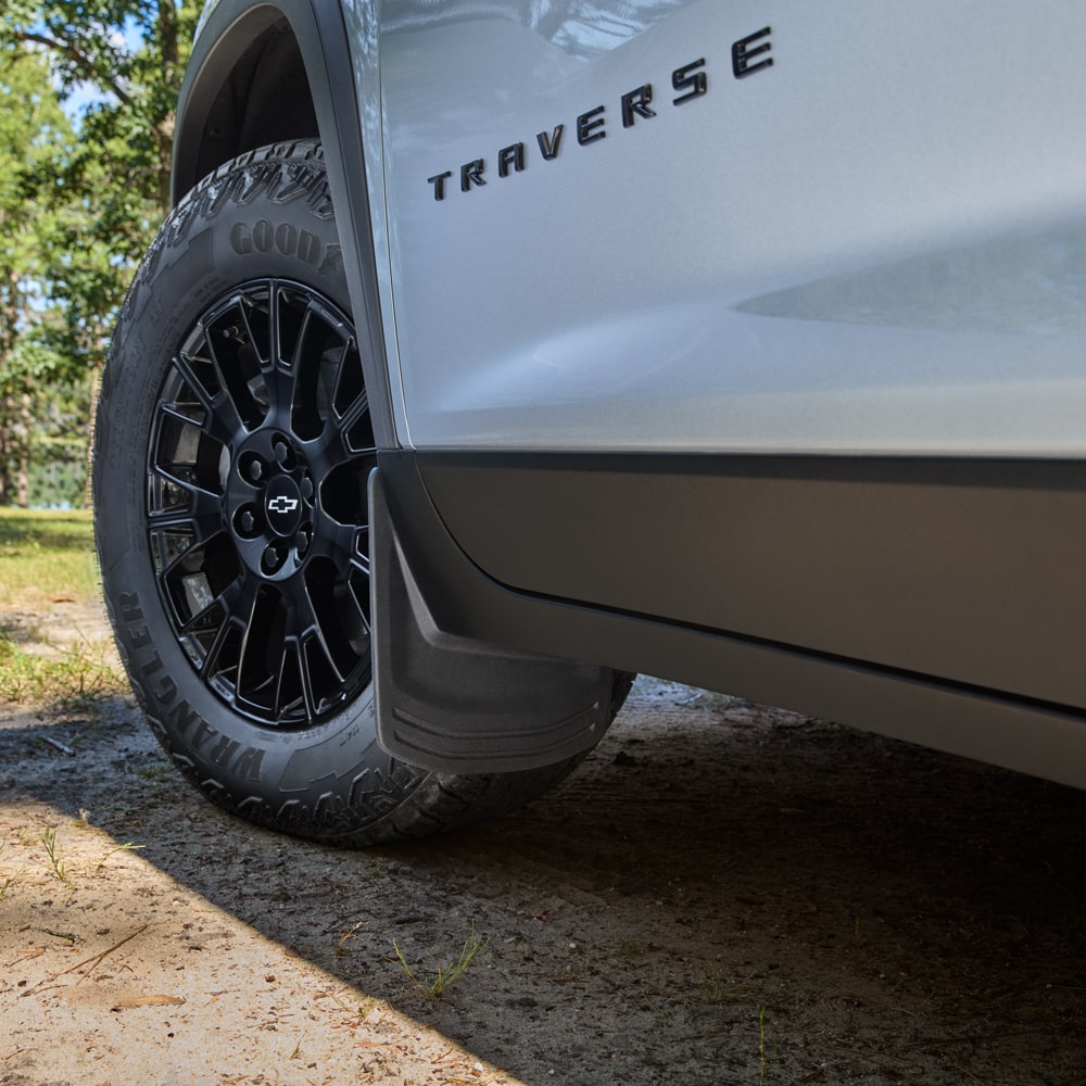 Vista del Estribo bajo izquierdo de la Chevrolet Traverse.